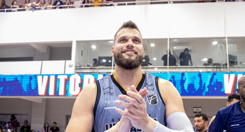 Basquete Unifacisa renova com pivô Guilherme Hubner para a temporada 23/24