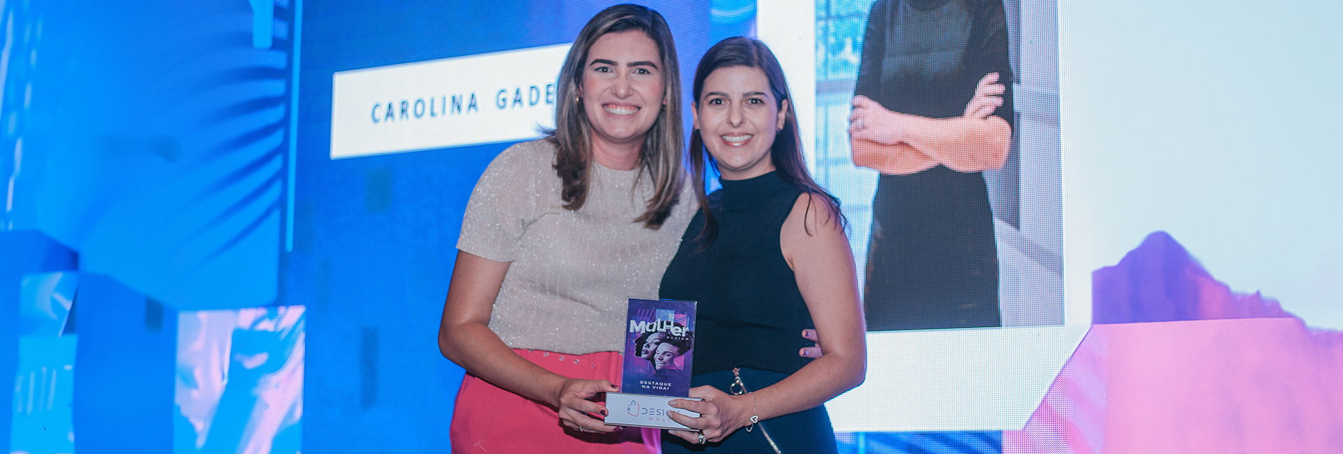 Diretora da Unifacisa, Carolina Gadelha, foi homenageada em evento alusivo ao Dia Internacional da Mulher