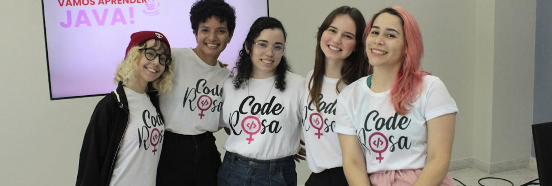 CodeRosa; Projeto de extenção da Unifacisa destaca avanços, desafios e empoderamento feminino na tecnologia