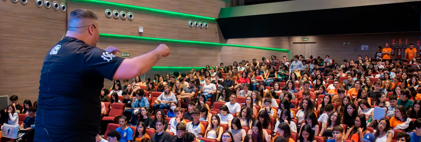 Aulão solidário arrecadou mais de meia tonelada de alimentos no Teatro Facisa na tarde de ontem (31) 