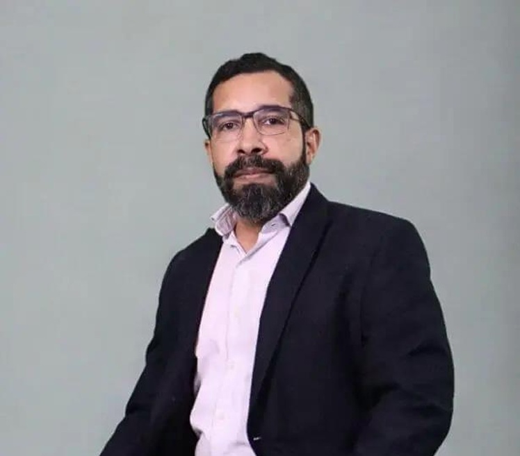 Foto do Professor Roberto Mendes